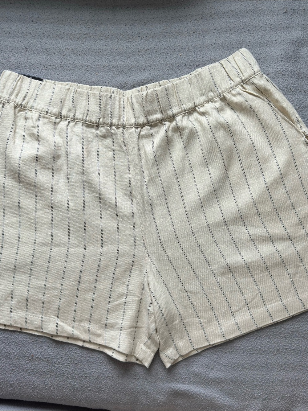 Blank NYC NWT Cream Pinstripe Linen-Blend Women's Shorts Size Large